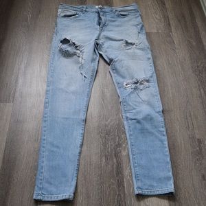 FASHION NOVA SIZE 32 LIGHT BLUE